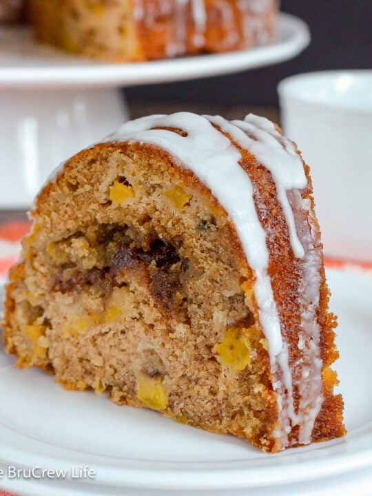 https://insidebrucrewlife.com/wp-content/uploads/2014/08/Peach-Bundt-Cake-8-1-540x720.jpg