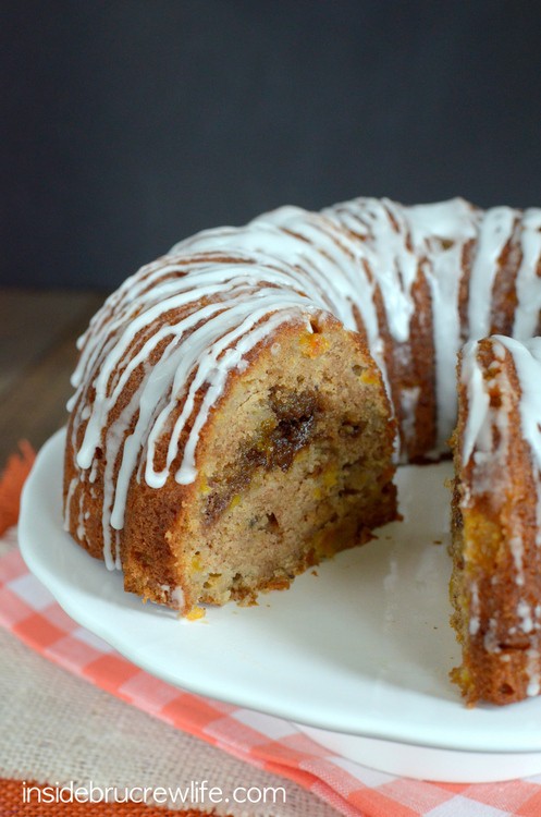 The hidden pocket of cinnamon sugar filling in this fresh peach cake makes it absolutely amazing!