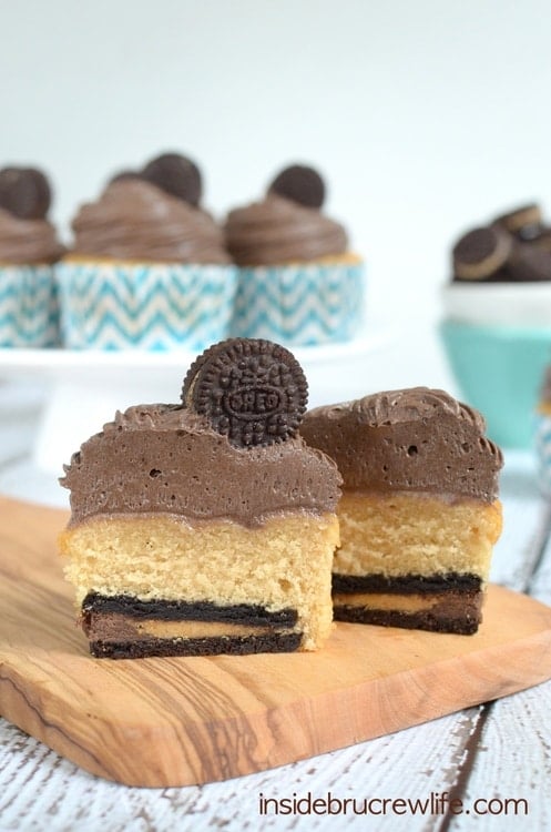 Peanut Butter Oreo Cupcakes - homemade peanut butter cupcakes with a hidden Oreo cookie and fluffy chocolate frosting