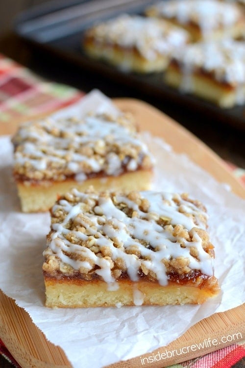 Apple butter and a cinnamon crumble topping make this the perfect fall cake for breakfast or snack.