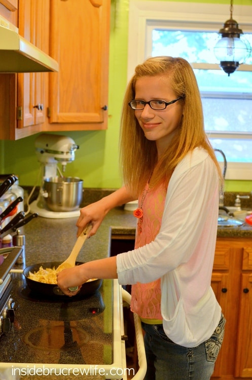 Kids helping make Bacon Shrimp Alfredo