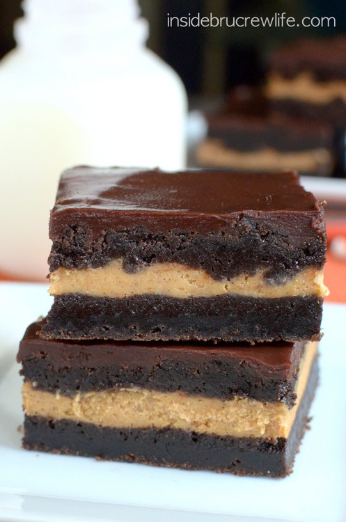 Chocolate and pumpkin in one easy to hold cheesecake cookie bar!