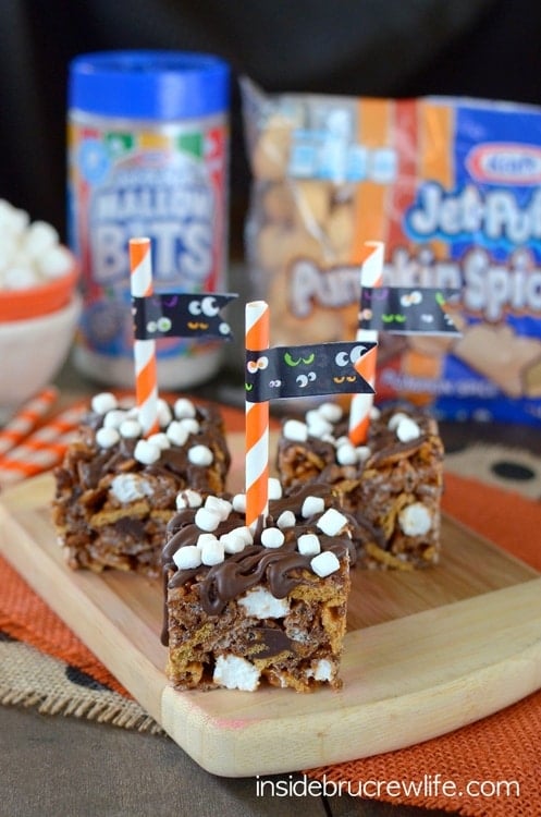 Pumpkin S'mores Rice Krispie Treats - three kinds of marshmallows and chocolate make these s'mores treats a fun fall treat. Easy treat to make for Halloween parties.