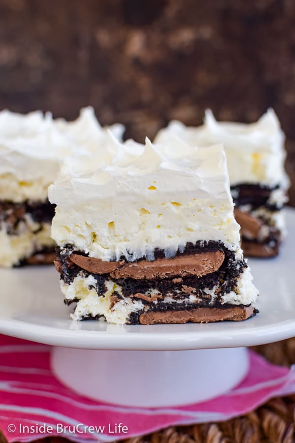 Coconut Oreo Icebox Cake - adding chocolate filled Oreos and a no bake coconut cheesecake to this easy icebox cake makes it delicious! Great recipe for summer! #iceboxcake #coconut #Oreo #nobake