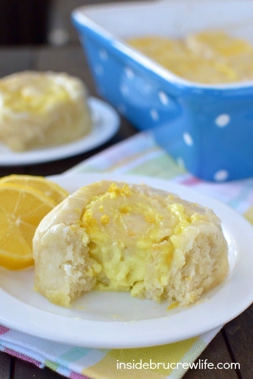 These easy no yeast sweet rolls are filled with lemon cheesecake filling and drizzled with lemon glaze! Perfect breakfast or brunch idea!