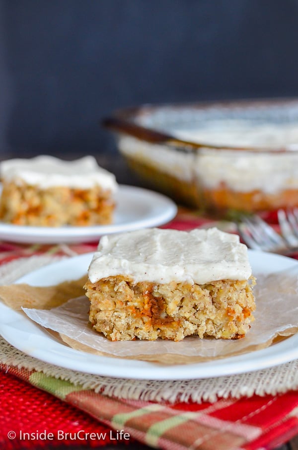 Frosted Cinnamon Apple Bars - homemade oatmeal bars made with apples and cinnamon chips and topped with cinnamon frosting are a must make this fall. #apple #oatmealbars #cinnamon #frosting #fall