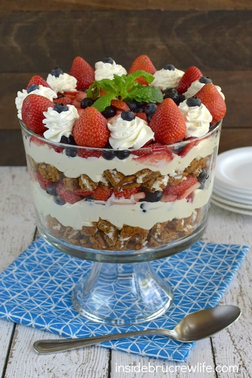 Oatmeal Creme Pie Berry Trifle 