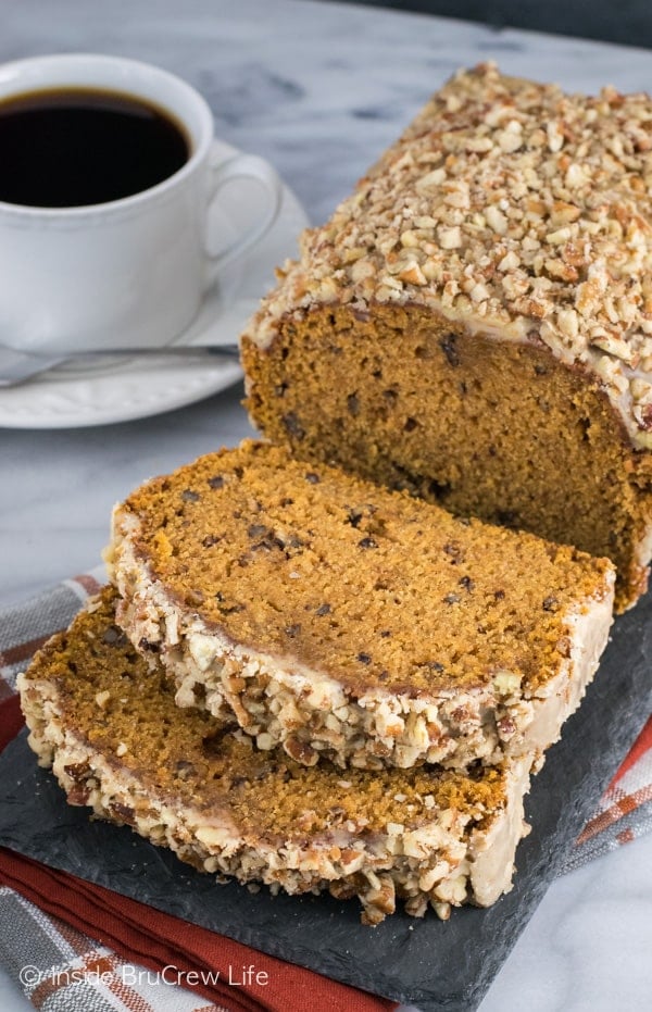 Pumpkin Pecan Bread - pecans and a praline glaze make this an amazing fall pumpkin bread. Make this easy recipe for breakfast this fall.