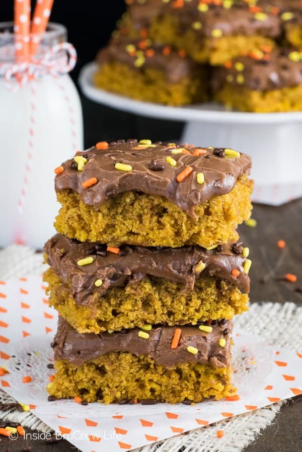 These easy pumpkin oatmeal bars have a Nutella glaze that make them so good! Perfect treat any time of day!