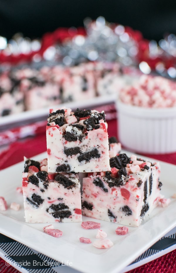 Peppermint Cookies and Cream Fudge - easy fudge made with cookies and peppermint chips. This makes a great Christmas fudge for holiday parties.