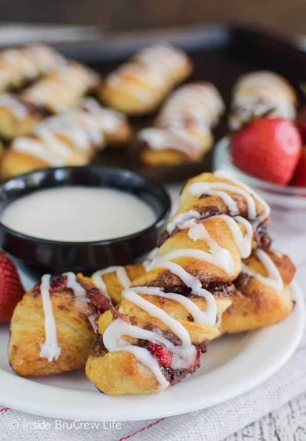 Strawberry Nutella Twists recipe - hiding fresh berries and chocolate inside these breadsticks makes a great breakfast or afternoon snack!