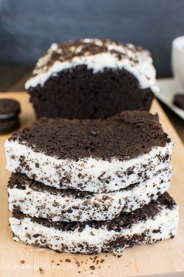 Chocolate Cookies & Cream Banana Bread - add frosting and cookies to your chocolate banana bread & watch it disappear.