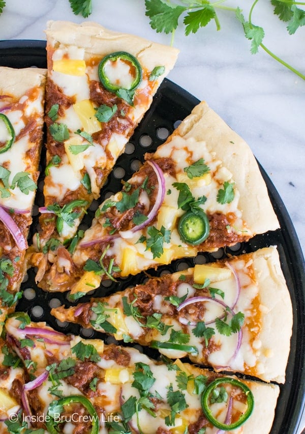 BBQ Pork Pineapple Pizza - this sweet and spicy grilled pizza is a great summer dinner recipe!