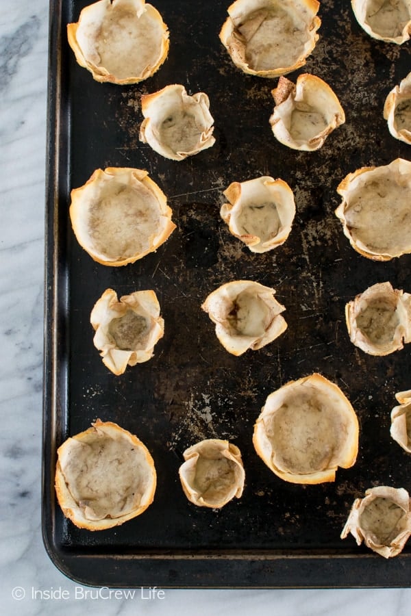 Cinnamon Sugar Dessert Cups - an easy edible cup for cheesecake, fruit, or frozen yogurt.