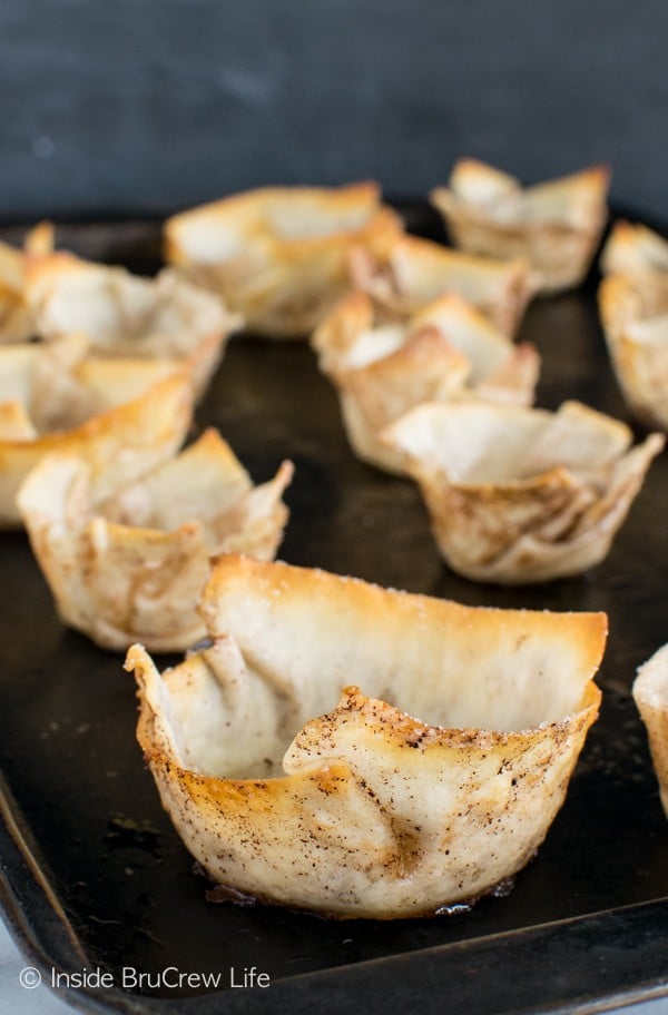 Fill these easy Cinnamon Sugar Dessert Cups with frozen yogurt, fruit, or cheesecake. Awesome dessert recipe.