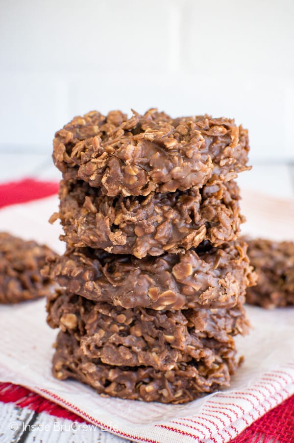 Nutella No Bake Cookies - chocolate spread and shredded coconut give these easy cookies a great taste and texture. Great no bake dessert recipe!