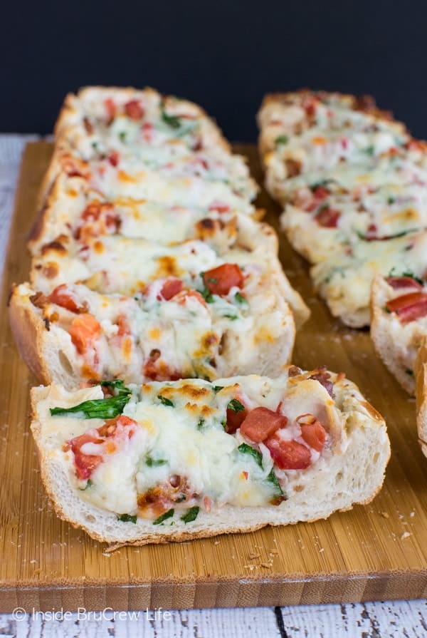 BLT Chicken Alfredo French Bread Pizza - easy pizza loaded with meat, cheese, and veggies and on the table in 20 minutes. Awesome dinner recipe!