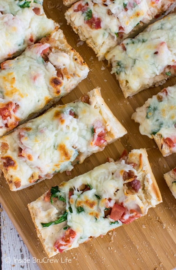 This quick and easy BLT Chicken Alfredo French Bread Pizza is ready for the dinner table in 20 minutes. Great recipe for busy nights!