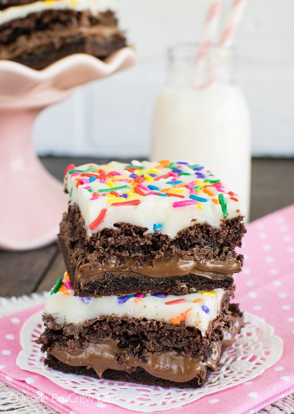A hidden chocolate center and lots of sprinkles give these Chocolate Nutella Bars a sweet twist! Great dessert recipe!