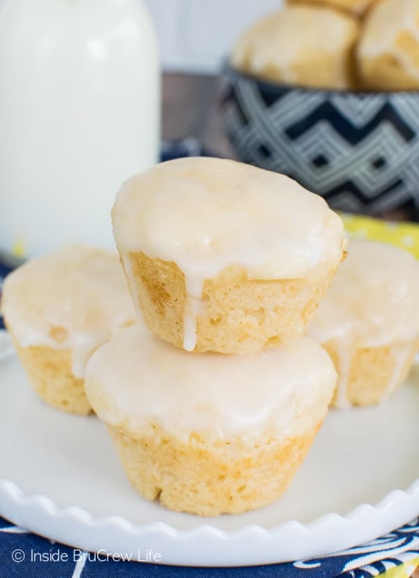 Mini Lemon Donut Muffins - three times the lemon makes these little treats a delicious way to start the day. Awesome breakfast recipe!