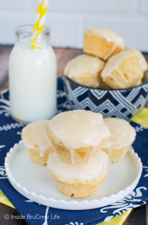 Mini Lemon Donut Muffins - lemon juice and zest add a good citrus blast to this easy breakfast recipe!