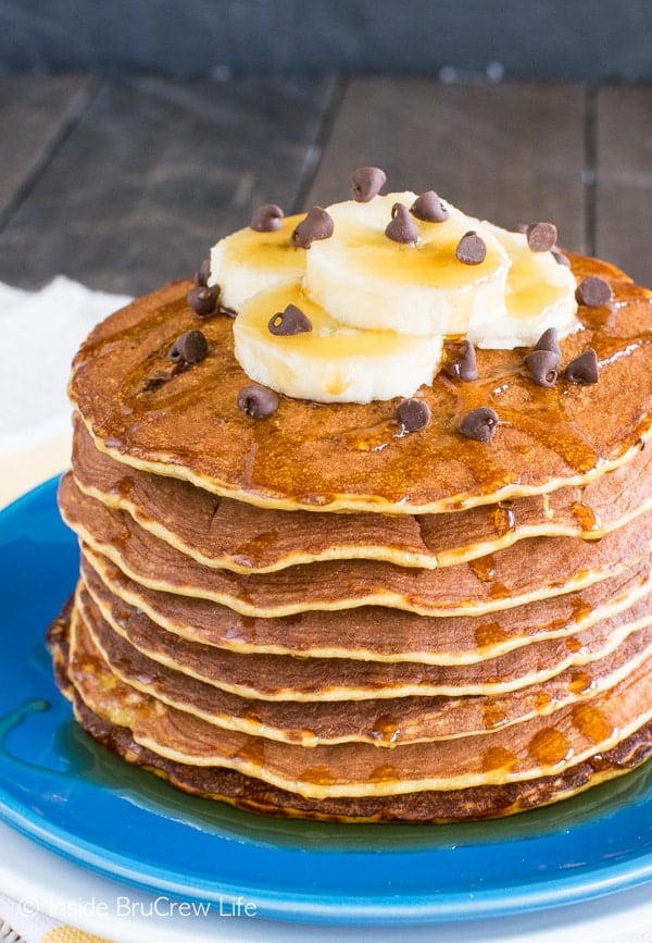 Bananas, eggs, & peanut butter powder make these Skinny Peanut Butter Banana Pancakes a great healthy breakfast recipe.