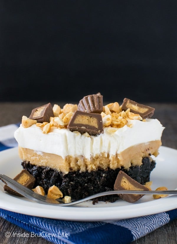 Peanut Butter Brownie Dessert - layers of creamy peanut butter and pudding make this brownie a decadent dessert recipe!