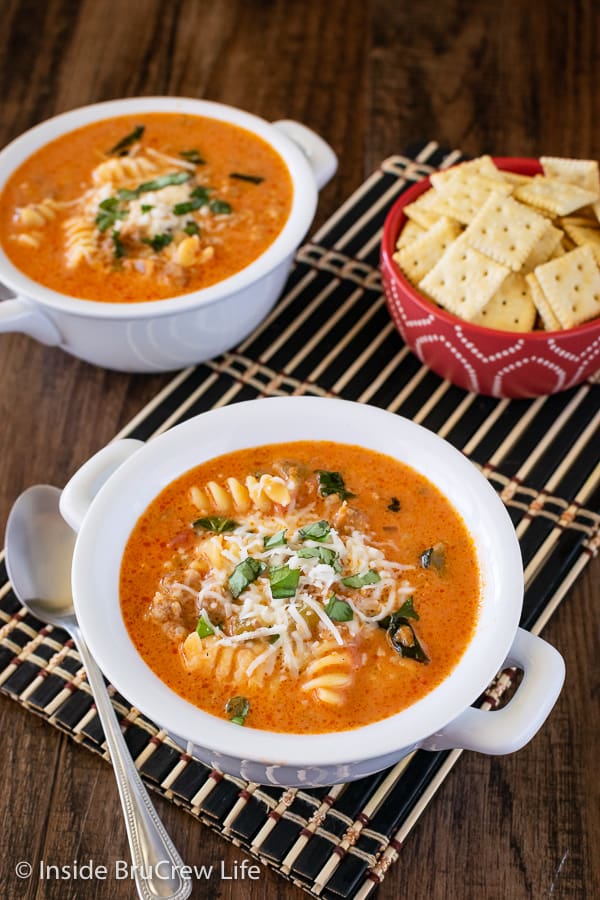 Creamy Italian Tomato Soup - this homemade tomato soup is loaded with meat, veggies, and cheese. Great recipe to make for cold nights. #soup #tomato #homemade #creamytomato #dinner