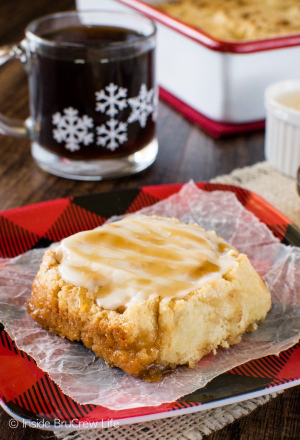 These soft Easy Apple Cinnamon Rolls are fluffy and full of apple goodness. Great breakfast recipe!