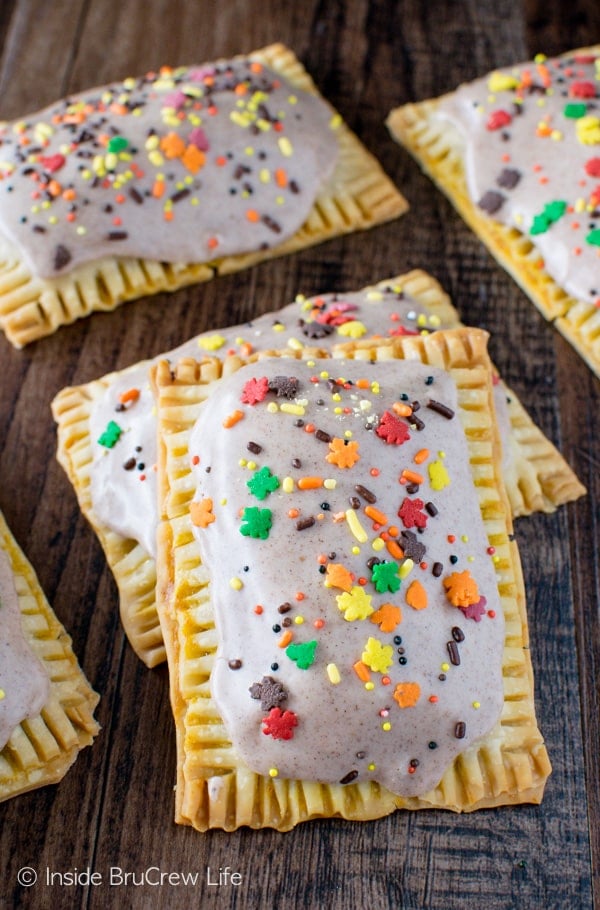 Pumpkin Spice Pop Tarts - use pie crusts to make this easy recipe for a great fall breakfast. 