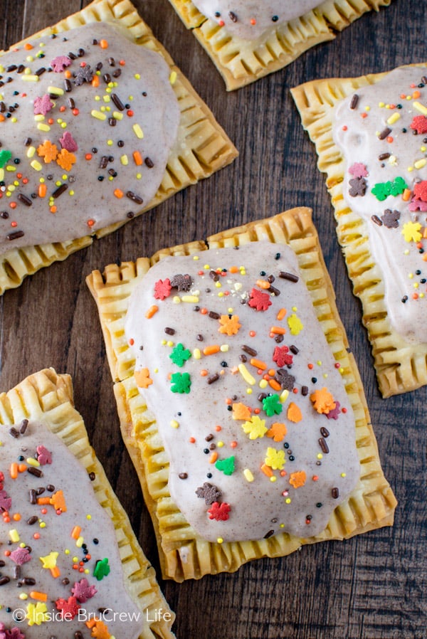 Make your own homemade breakfast pastries with pie crust. These easy Pumpkin Spice Pop Tarts are a fun fall breakfast recipe.