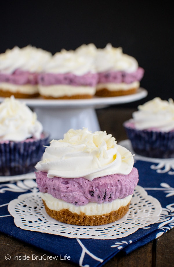 White Chocolate Blueberry Mousse Cheesecakes - easy layers make this no bake treat a fun dessert for holiday entertaining!