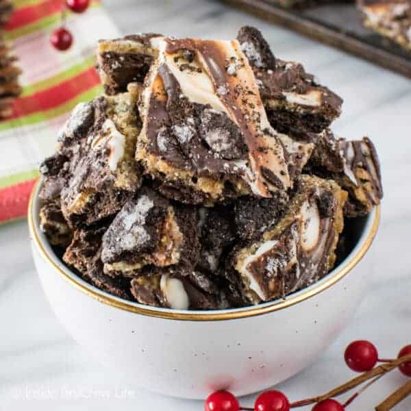 Cookies and Cream Toffee Bark Recipe - Inside BruCrew Life