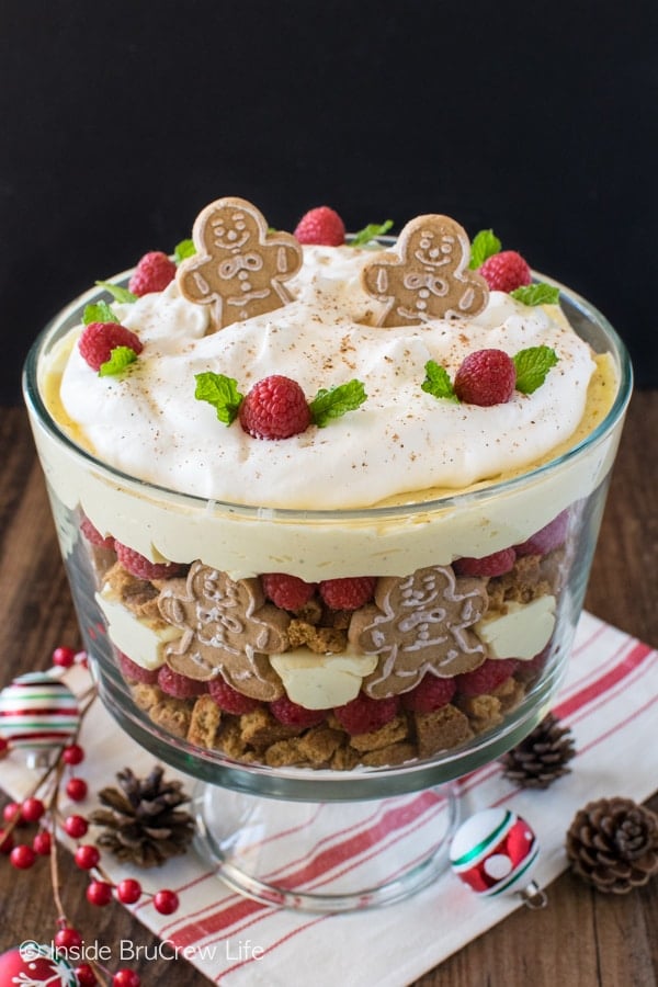 No Bake Eggnog Cheesecake Trifle - gingersnaps, raspberries, & eggnog cheesecake creates an impressive dessert. Great recipe for Christmas parties!