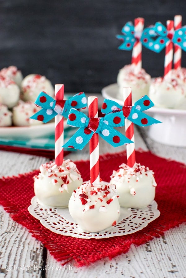 White chocolate & peppermint bits make these easy Peppermint Brownie Truffles a fun treat to add to holiday cookie trays.