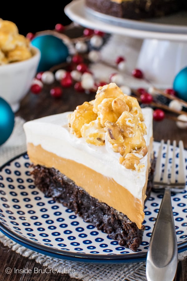 White Chocolate Caramel Mousse Brownie Cake - layers of no bake cheesecake mousse & fudgy brownies make this dessert recipe a delicious treat to share with family and friends!