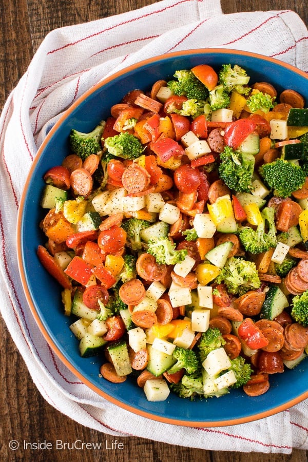 Italian Veggie Salad - tossing your favorite veggies, cheese, & pepperoni in salad dressing makes a delicious and healthy recipe for dinner!