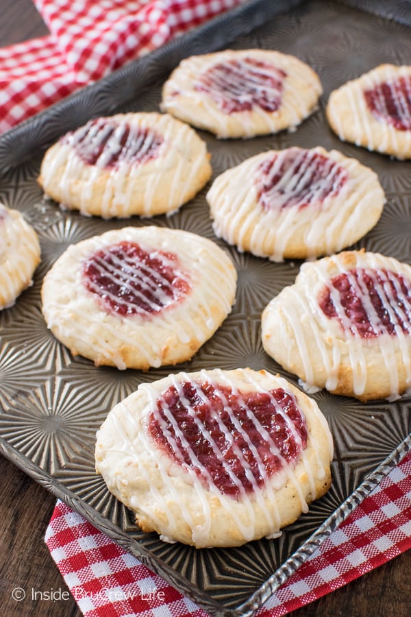 Raspberry Cheesecake Danish - these easy soft pastries have a sweet cheesecake & jelly center. Great breakfast recipe!