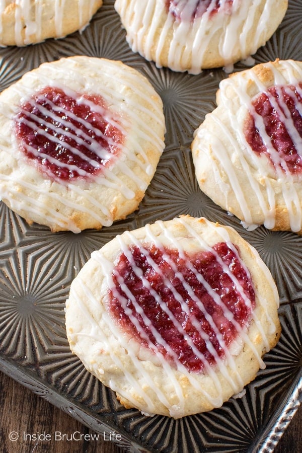 Raspberry Cheesecake Danish - a sweet cheesecake and jelly center makes this easy pastry recipe a great breakfast or after school snack. 