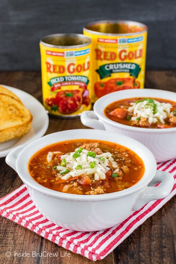 Easy Pizza Soup - a hearty homemade soup that is ready in minutes. This dinner recipe is loaded with lots of meat and veggies!