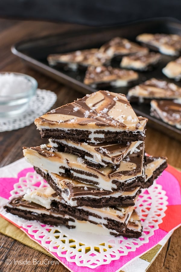 Salted Caramel Oreo Bark - layers of cookies, chocolate, and salted caramel make this easy no bake snack disappear in a hurry!