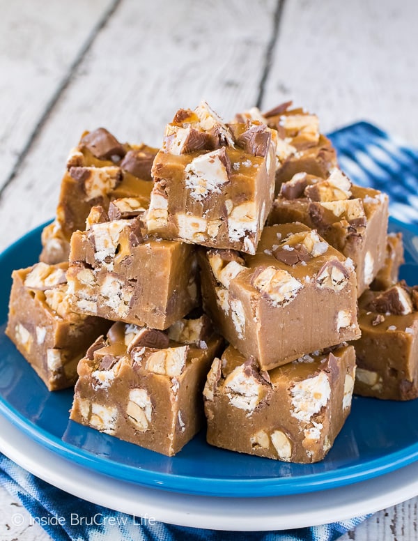 Salted Caramel Snickers Fudge - adding candy bar chunks and sea salt makes this caramel fudge an irresistible recipe!