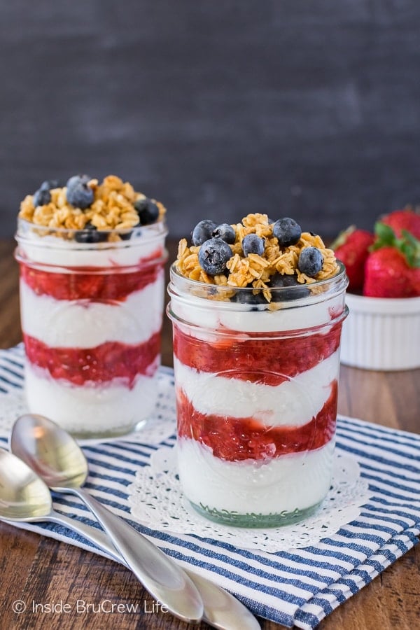 Healthy Strawberry Yogurt Parfaits - layers of yogurt and strawberries makes a great grab and go breakfast. Easy recipe to have in the fridge ahead of time!