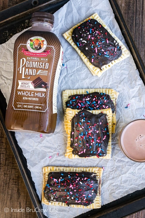 Brownie Cheesecake Breakfast Tarts - two times the chocolate makes these fun little tarts a great way to start the day. Easy recipe for breakfast!