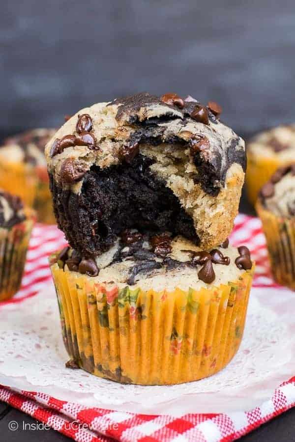 Chocolate Banana Marble Muffins - swirls of banana and chocolate make these a delicious sweet treat for breakfast. Great healthy recipe for busy mornings!