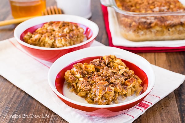 Cinnamon Apple Baked Oatmeal - easy breakfast recipe to make ahead of time for busy fall mornings