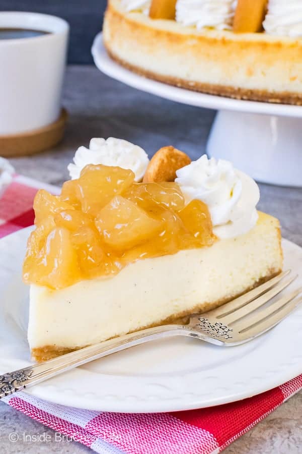 Vanilla Bean Cheesecake - creamy vanilla cheesecake with a vanilla cookie crust is a great base for your favorite pie filings or topping. Perfect cheesecake recipe to share after any dinner or party!