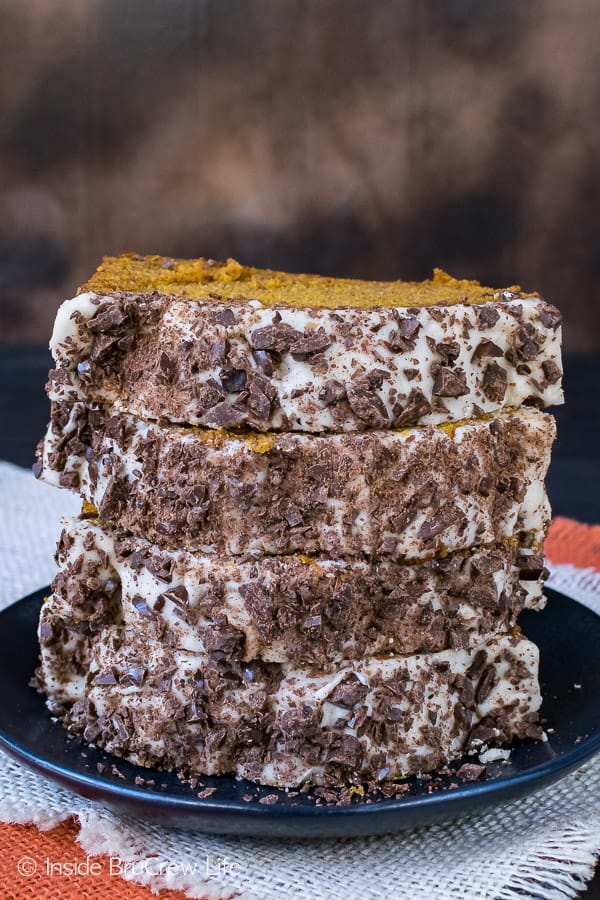 Pumpkin Spice Latte Bread - this sweet pumpkin bread is topped with a coffee glaze and chocolate covered coffee beans. Easy recipe to make for fall mornings!!!