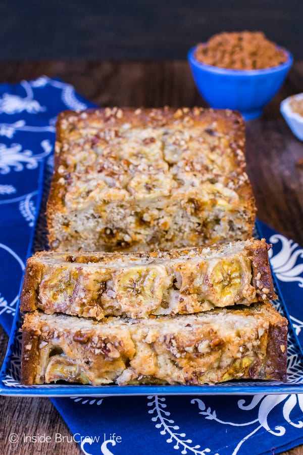 Cinnamon Toffee Pecan Banana Bread - this awesome sweet bread is loaded with lots of cinnamon chips and pecans. Great recipe to use up the extra ripe bananas on your counter!
