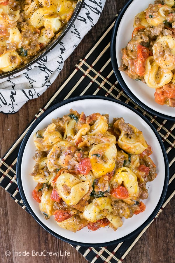 Bacon Cheeseburger Skillet Tortellini - quick and easy 30 minute meal recipe that is loaded with meat, cheese, and veggies!